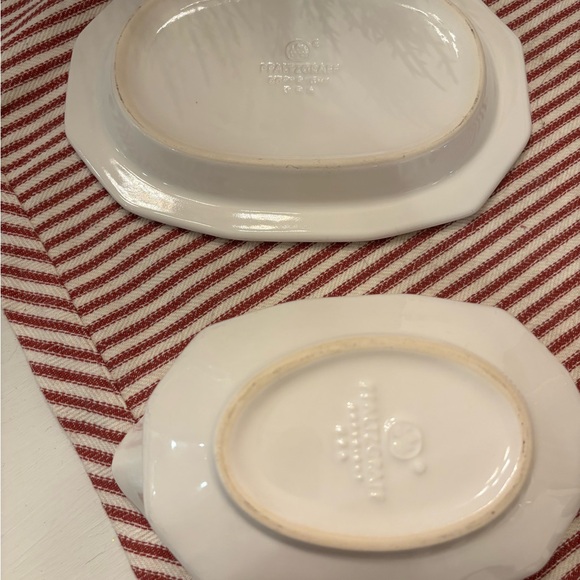 Pfaltzgraff heritage style gravy boat and saucer - Picture 3 of 3